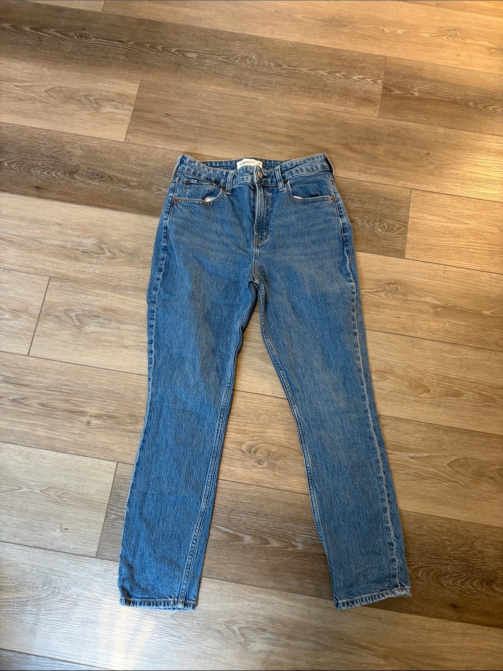 Abercrombie & Fitch High-Rise Blue Straight-Leg Jeans high rise curvy short 28